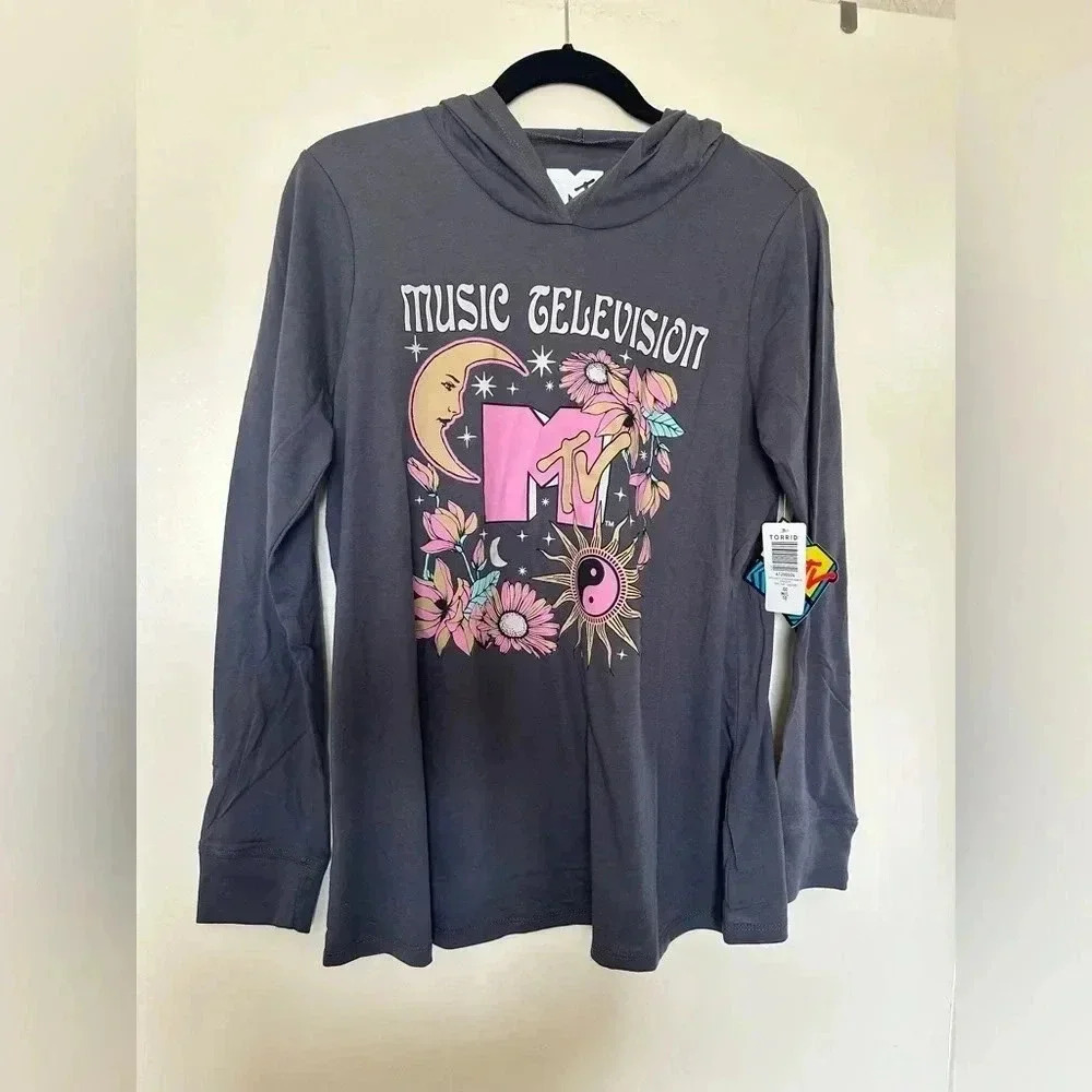 NWT MTV/Torrid Long Sleeve Grey Shirt with Hood